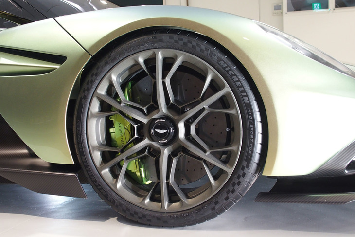 アストンマーティン・ヴァルハラ（フロントホイール）