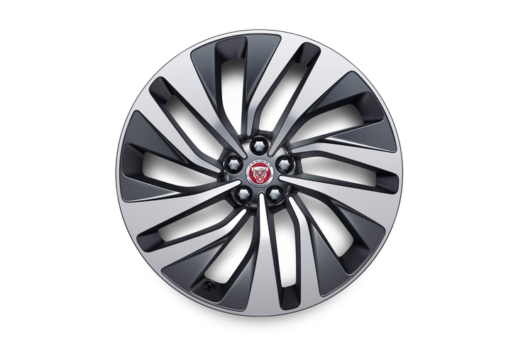 「FペースR-DYNAMIC SVカラーエディション」に装着されるサテンダークグレイコントラストダイヤモンドターンドの「21インチ“スタイル1068”10スプリットスポークアロイホイール」。