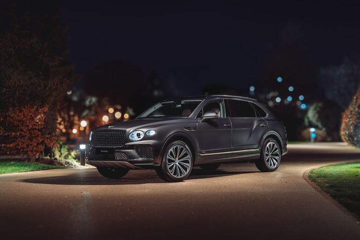 ベントレー・ベンテイガEWBアズール ブードルズ仕様