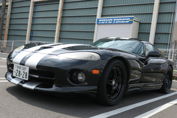 今年で齢（よわい）20年となるわが「バイパー」。遠くから見るとそうでもないが、細かいところを見ていくと……。