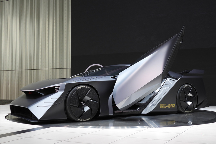 2023年12月に行われた日産自動車の90周年記念イベントより、神奈川・横浜の日産グローバル本社ギャラリーに展示された「ハイパーフォース」。カッコいいかどうかはわからないが、これが公道を走っていたら、アゴが外れるほど驚くのは間違いない。