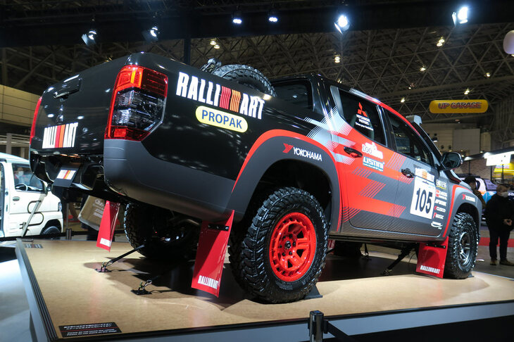 三菱トライトン ラリーカー“アジアクロスカントリーラリー参戦車”（レプリカ）