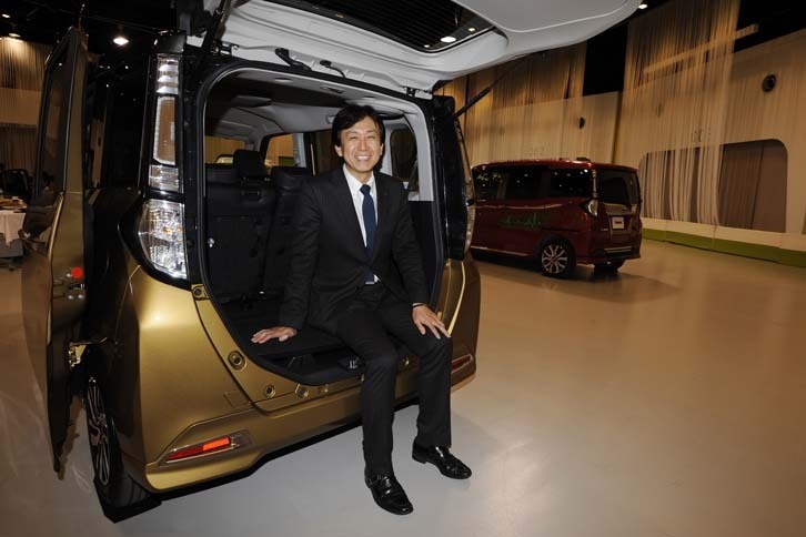 「ダイハツ・トール」と「トヨタ・ルーミー／タンク」のことを話し始めると、止まらなくなってしまった嶋村氏。予定の時間を大きくオーバーしてしまい、ダイハツの広報の方が「そろそろ次の予定が……」と止めに入り、インタビューは終了となった。