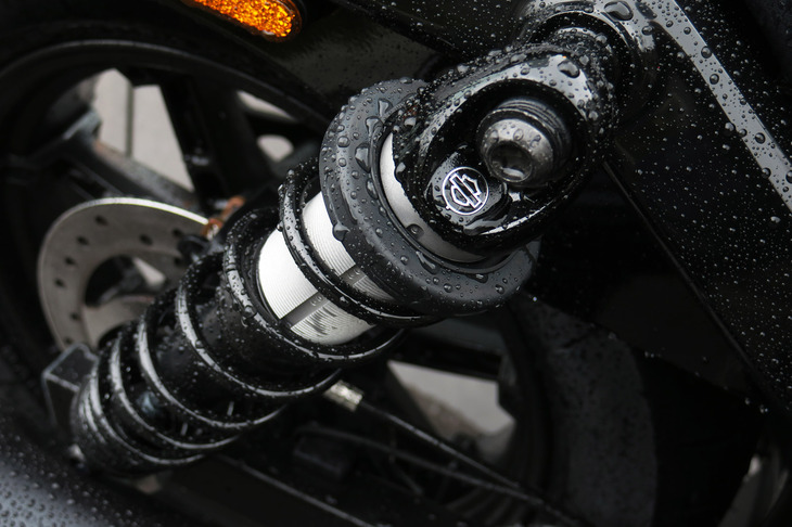 ハーレーダビッドソン・ナイトスター（リアサスペンション）