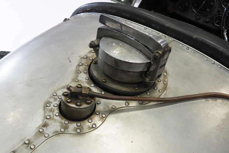 インヴィクタ4 1/2リッター（1929年・第一回全日本自動車競走大会優勝車両）