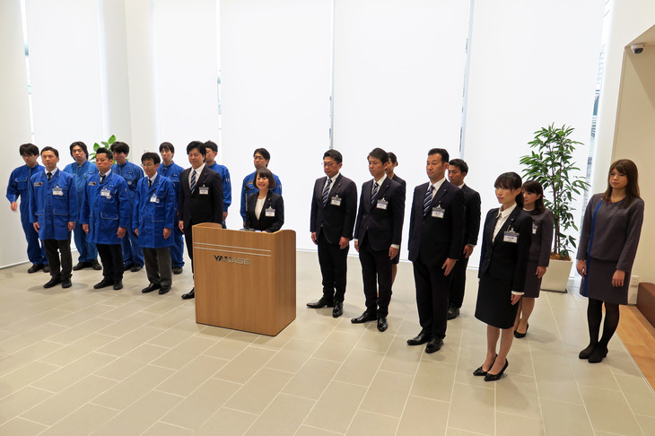 篠 昌代支店長をはじめとした、フォルクスワーゲン東京世田谷のスタッフ。