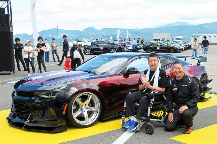 「カマロ」部門の優勝車は、岩﨑 誠さんの2016年製「シボレー・カマロSS」。アメリカから自ら部品を取り寄せつつ、ノーマルからここまでこつこつ仕上げてきたとのこと。日本未導入の高性能グレード「ZL1」のイメージも取り入れつつ、オリジナルのスタイルを模索しているようだ。