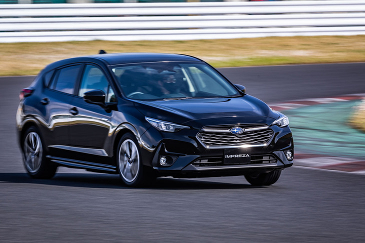 スバル・インプレッサ（クローズドコースでの走行シーン）