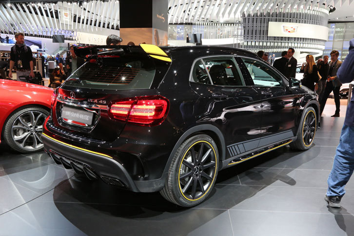 メルセデスAMG GLA45 4MATIC