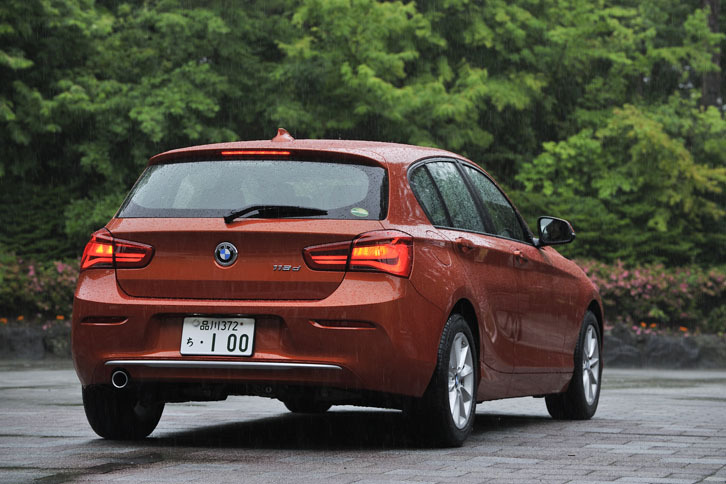 試乗した「118dスタイル」の車両価格は365万円。ガソリンの「118iスタイル」より21万円高価。