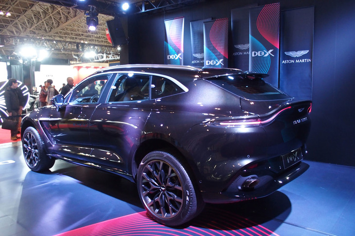 アストンマーティンDBX