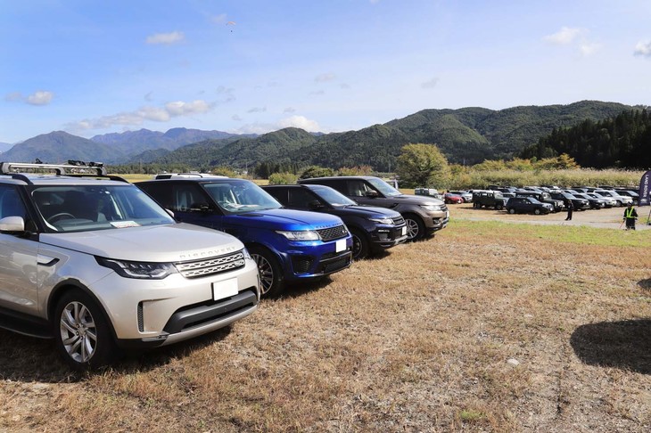 白馬に全国から集まったランドローバー。会場となったスキー場の5つの駐車場がほぼ埋まった。