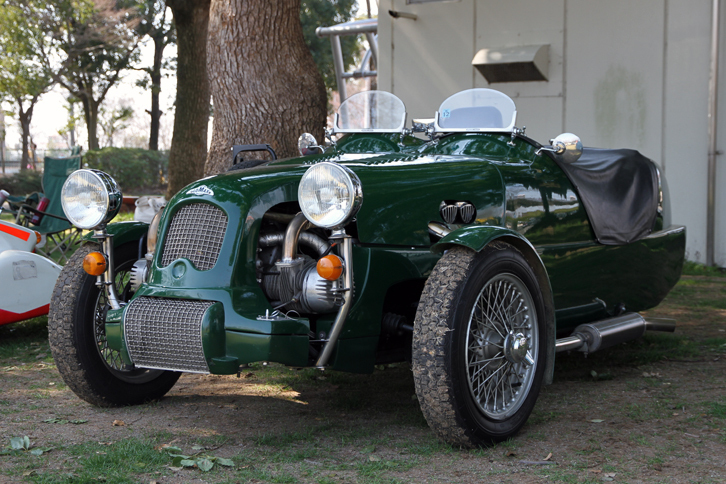 1972年「ローマックス」。イギリスの三輪キットカーで、パワートレインは「シトロエン2CV」用の空冷フラットツインを流用している。