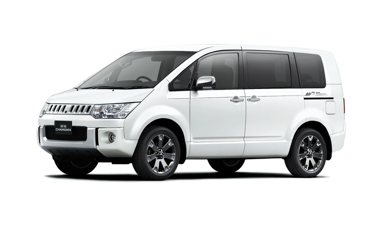 「三菱デリカD：5シャモニー」