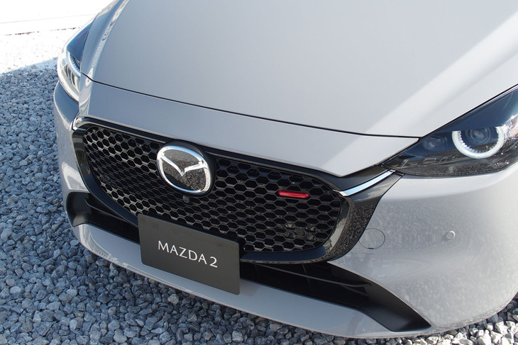 マツダ2 XDスポルト＋（海外仕様車のフロントグリル）