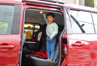 幼児をケアする身としては、「カングー」の広い車内＆スライドドアが、とってもありがたい。