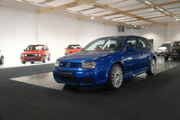 初代「ゴルフR32」。4代目ゴルフに設定され、3.2リッターのV6エンジンを搭載していた。