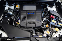 170psと250Nmを生み出す1.6リッターのフラット4ターボエンジン。JC08モード燃費は16.0km/リッター。