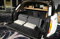 ラゲッジスペースにはオプションでピクニックベンチも用意される。