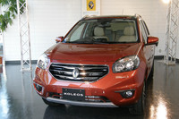 ルノー、「コレオス」をフェイスリフトして発売