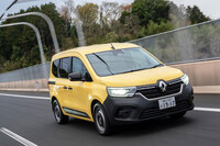 ADASの設定は基本的に全車共通。グレード間による唯一のちがいは、「レーンセンタリングアシスト」（車線中央維持支援）が「ゼン」には装備されない点だ。（写真：向後一宏）