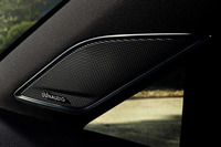 「ゴルフ／ゴルフヴァリアント ディナウディオエディション」には、9スピーカー、10チャンネルからなるサウンドシステムが装着される。