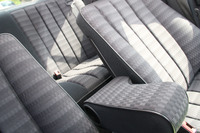 「メルセデス・ベンツ190クラス」（W201）の前席アームレスト。