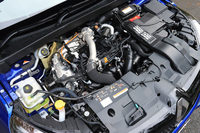 「GT」に搭載される1.6リッター直4直噴ターボエンジン。最高出力205ps、最大トルク280Nmを発生する。