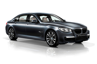 「BMW 7シリーズ V12 Bi-Turbo」
    