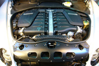 ベントレー史上最強を謳う、630psの心臓部。