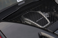 「540Cクーペ」の3.8リッターV8ツインターボエンジン。車名のとおり、540psの最高出力と540Nmの最大トルクを発生する。