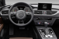 「A7 h-tron」の運転席。ガソリン仕様の雰囲気をほぼそのまま受け継いでいる。