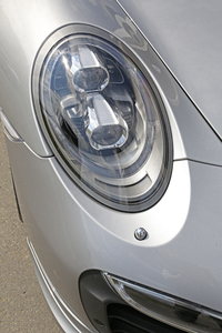 「911ターボS」ではフルLEDヘッドライトが標準装備となる。