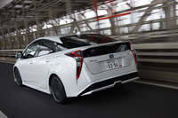 首都高速を行くTRDのデモカー。パワーユニットについては補記類を含め、ノーマルのまま。