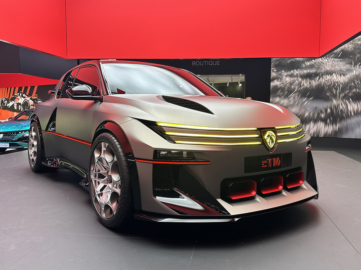 「プジョーE-T16コンセプト」は、1985年および1986年のWRCチャンピオン「205 T16」に着想を得たBEV。発表された最高出力は816HPで、ブランド史上最強という。