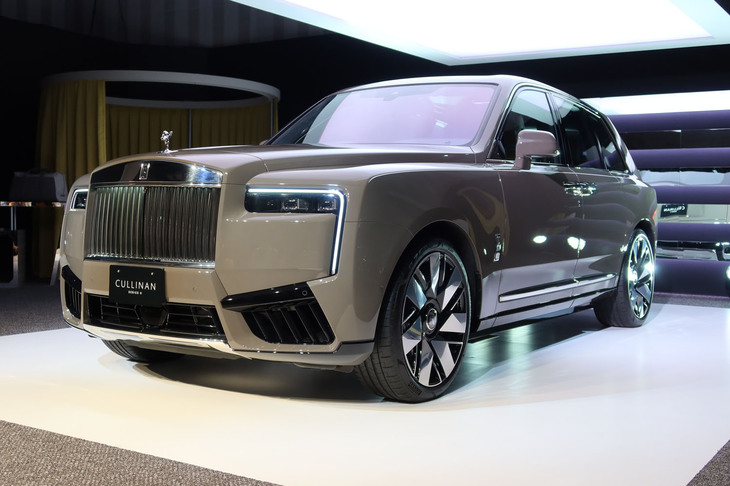 「カリナン シリーズII」の価格は4645万4040円。デリバリーの開始時期は世界共通で、2024年の第4四半期からとなっている。