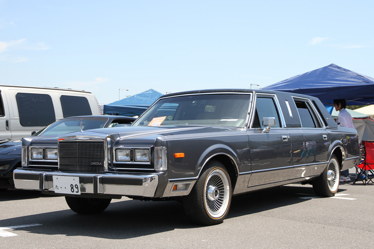 1989年「リンカーン・タウンカー リムジン」。ダウンサイズされたフルサイズのタウンカーをストレッチしたリムジン。