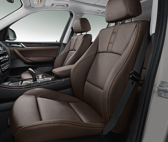 
	「ネバダレザーシート」。写真は「X3」のインテリア。
	