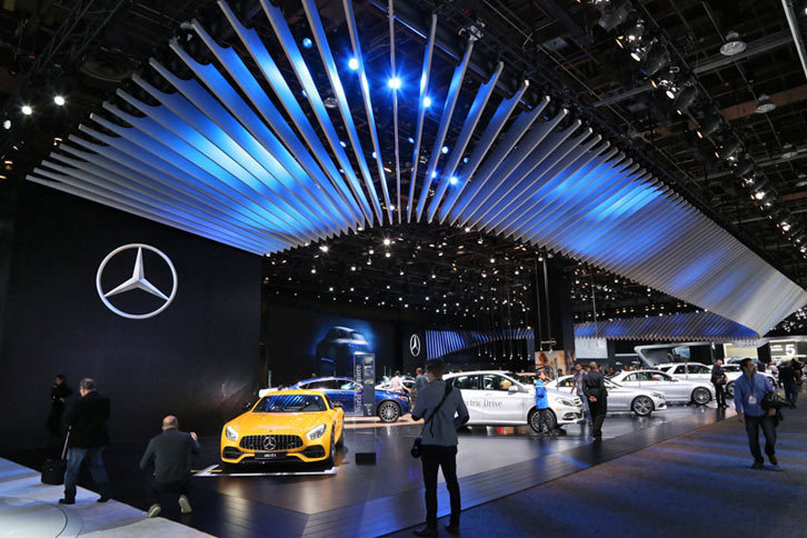 メルセデス・ベンツブースの様子。