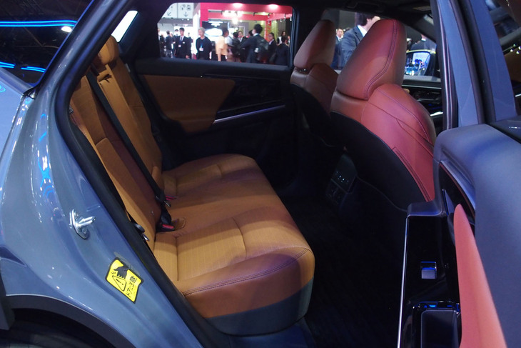 スバル・ソルテラET-HS