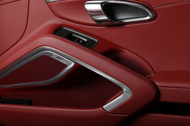 ポルシェ911カレラSカブリオレ（7AT）