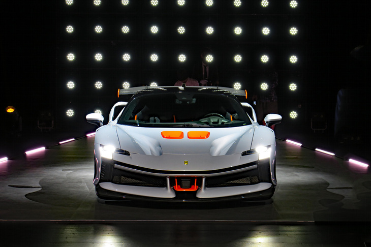 フェラーリSF90 XXストラダーレ（フロント）