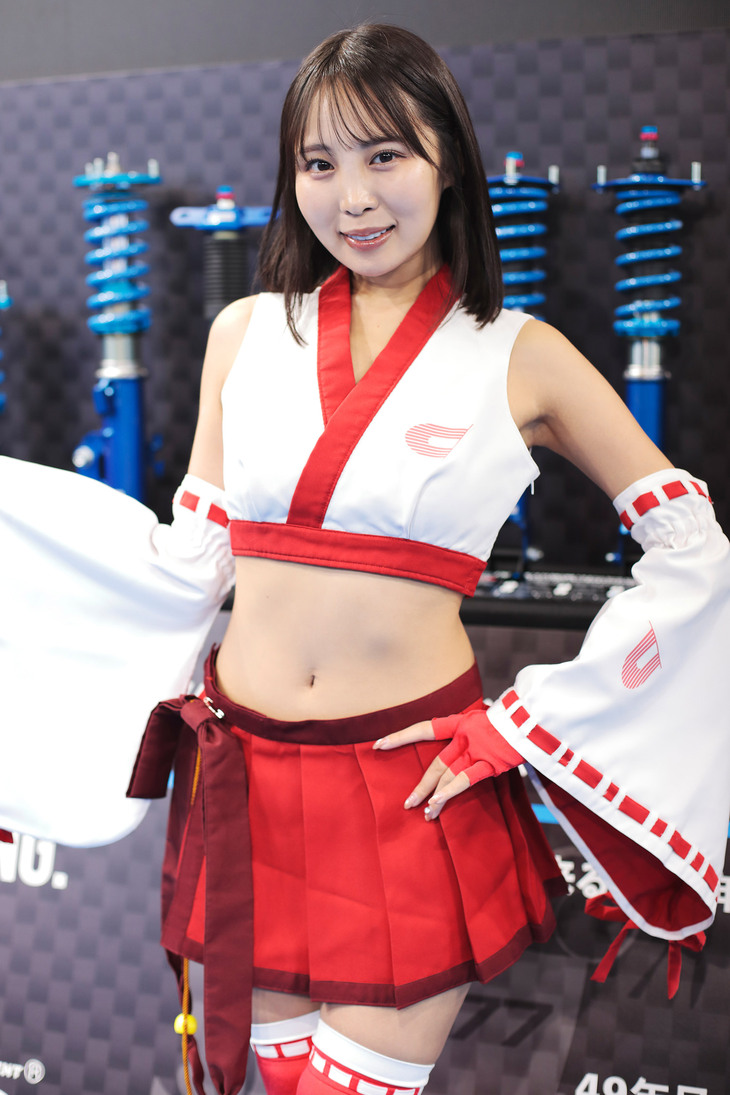 CUSCOブースの葵 成美さん