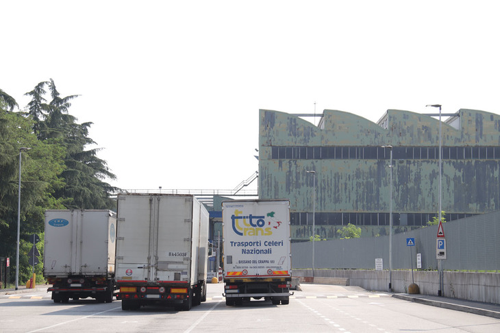 今日では物流拠点のライナーテビジネスパークとして稼働している。主に運送会社やアパレル産業などがロジスティックセンターとして使用している。