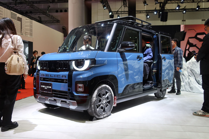 新型「デリカミニ」も、海外からの報道陣を含め、多くの来場者の注目を集めていた。