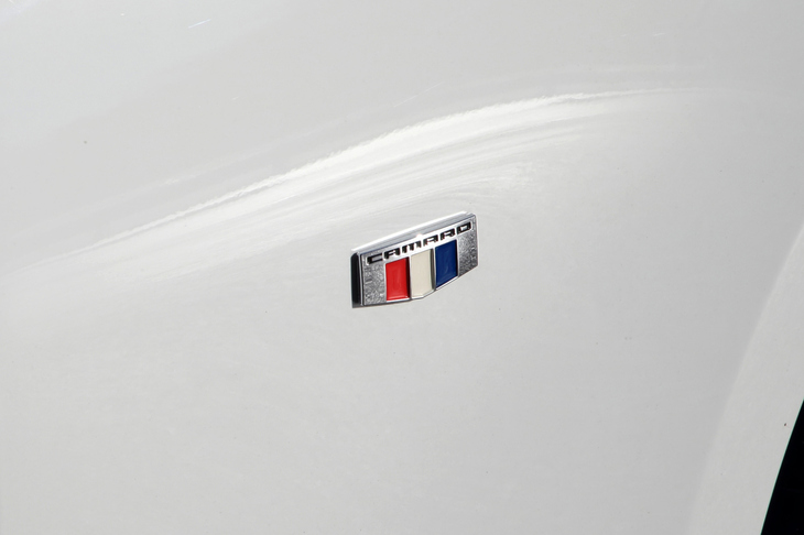 「CAMARO（カマロ）」という車名は、友人や仲間を意味するフランス語に由来するもの。山野も語っていた「庶民のためのスポーツカー」というクルマのキャラクターを、よく表している。