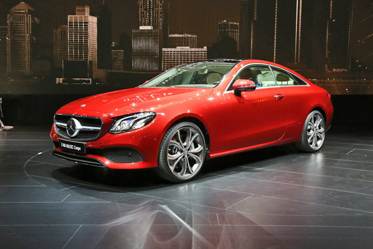 メルセデス・ベンツE400 4MATICクーペ