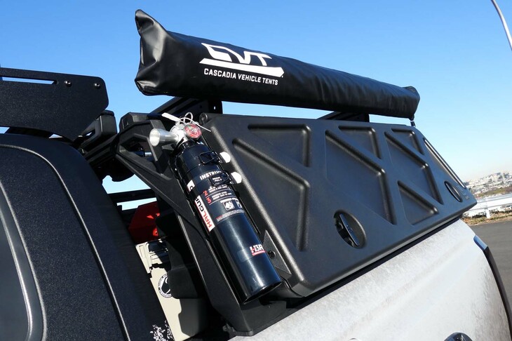 三菱トライトンSNOW SHREDDER CONCEPT（サイドストレージ＆タープ）