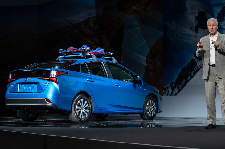 アメリカ・ロサンゼルスモーターショーで発表された「トヨタ・プリウスAWD-e」。