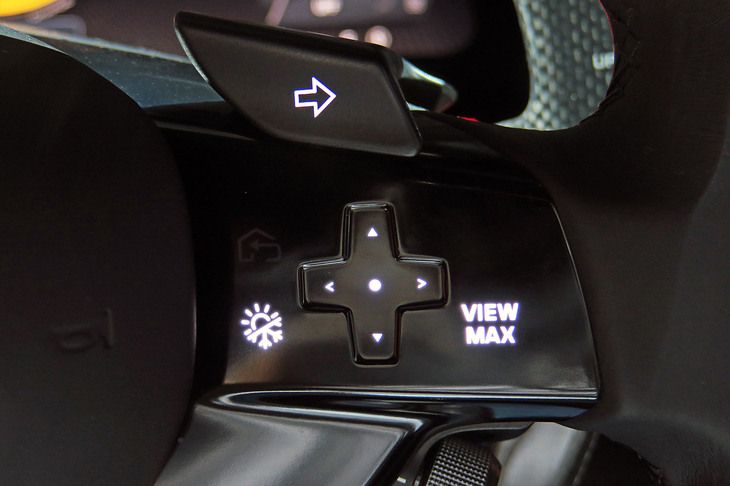 フェラーリSF90 XXストラダーレ（ステアリングスイッチ）